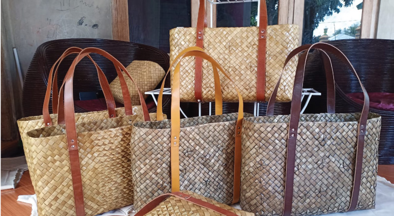 
		Dari Anyaman Rotan untuk Menopang Perekonomian
		
	