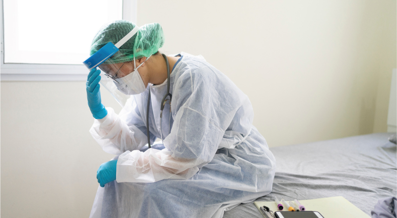 
		Lelah Mental Kronis Para Petugas Medis
		
	