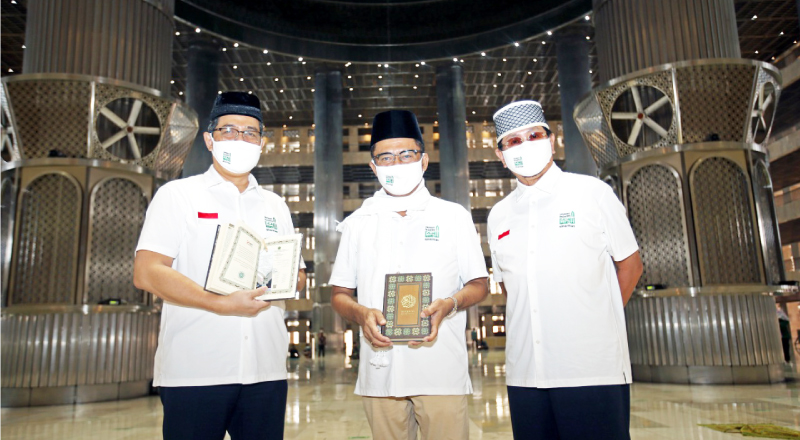 
		Milad Masjid Istiqlal ke-43, Sinar Mas Berwakaf Alquran
		
	