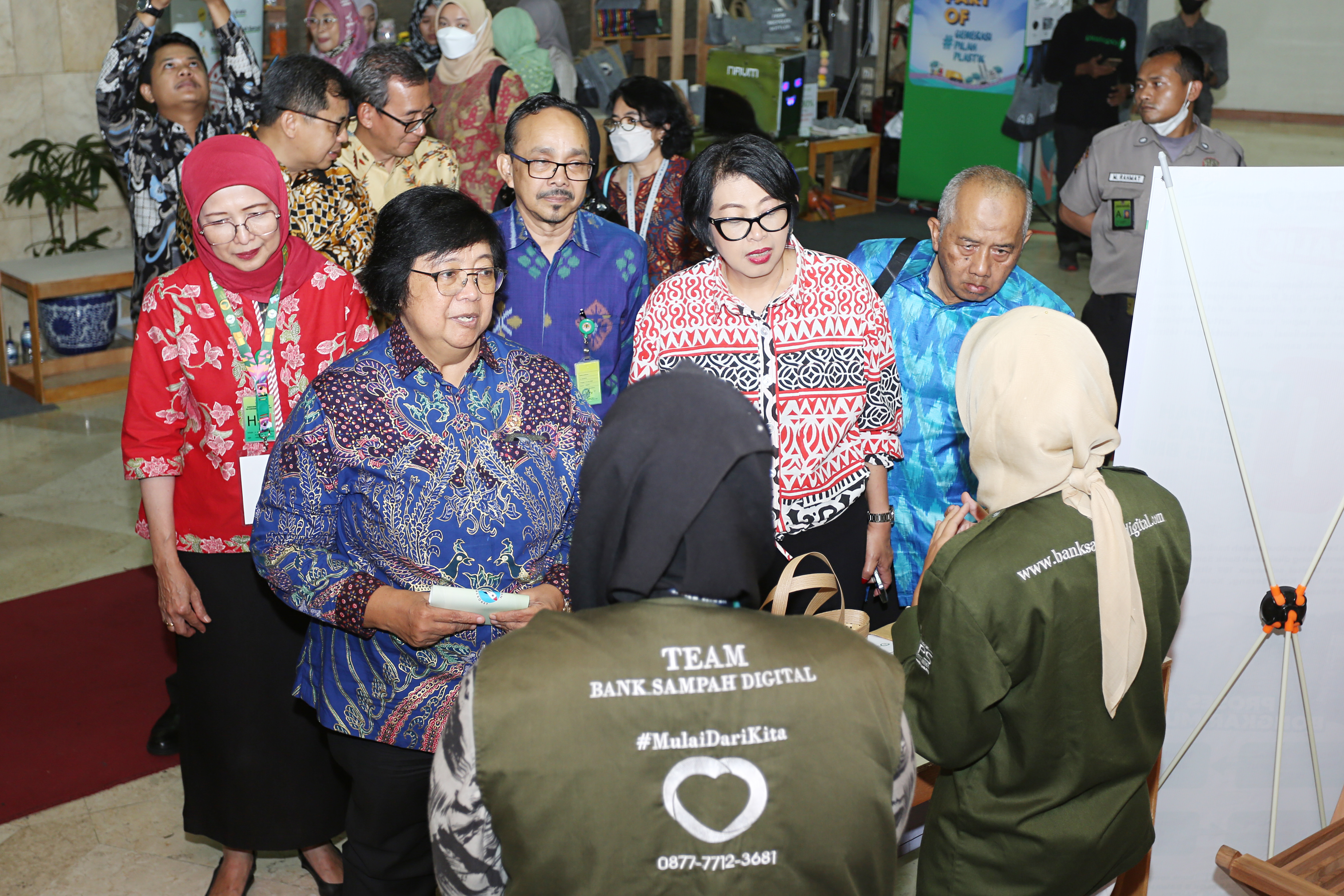 
		Dukung KLHK Kurangi Sampah di Masyarakat, APP Sinar Mas Gandeng Bank Sampah Digital Berdayakan 3.900 Ibu Rumah Tangga
		
	