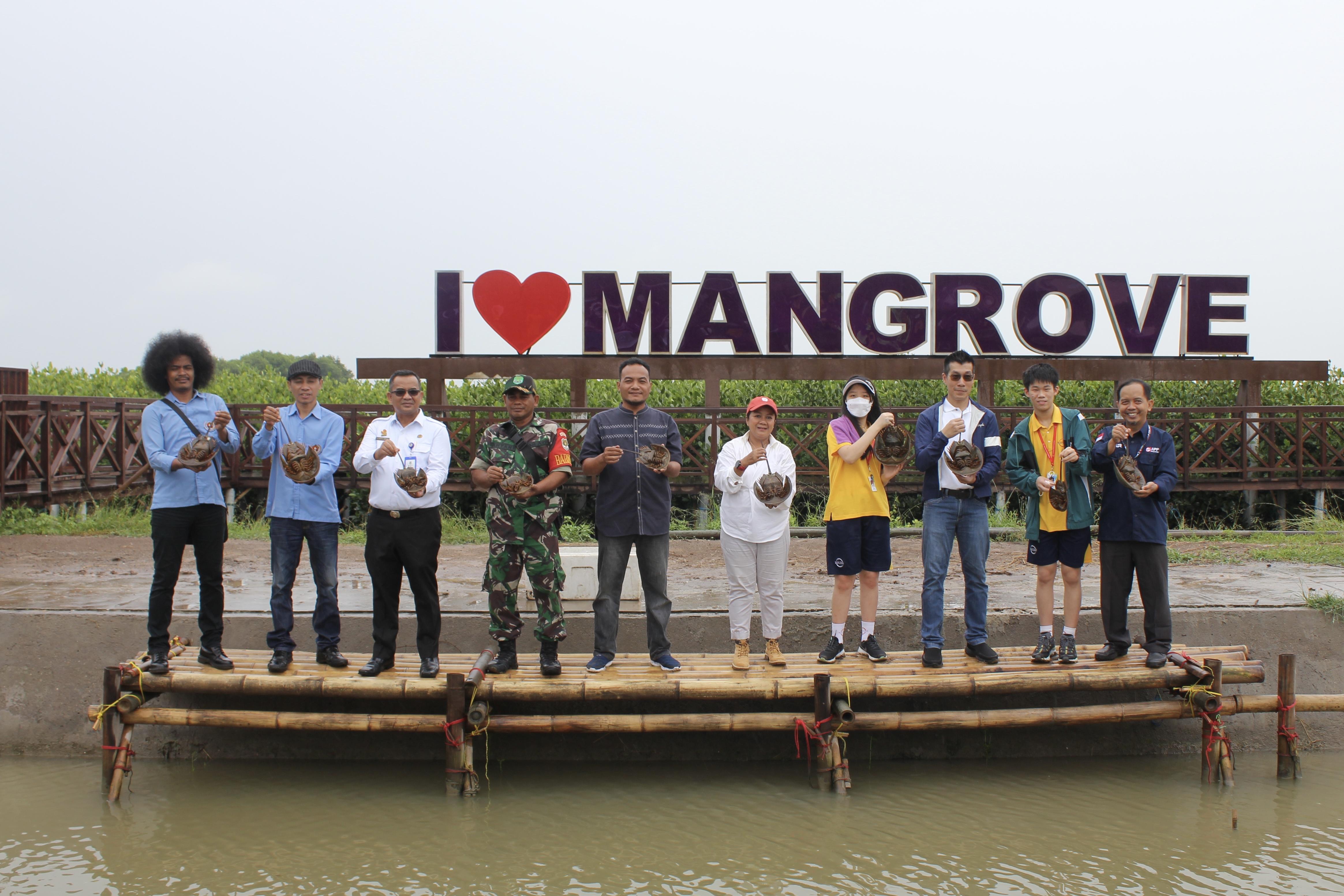 Kolaborasi IKPP Tangerang, SWA, dan PWI dalam Pelestarian Mangrove di Ketapang-Urban Aquaculture