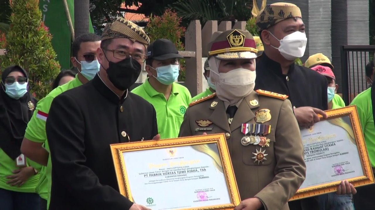 
		APP Sinar Mas Terima Penghargaan Pencegahan dan Penanggulangan COVID-19
		
	