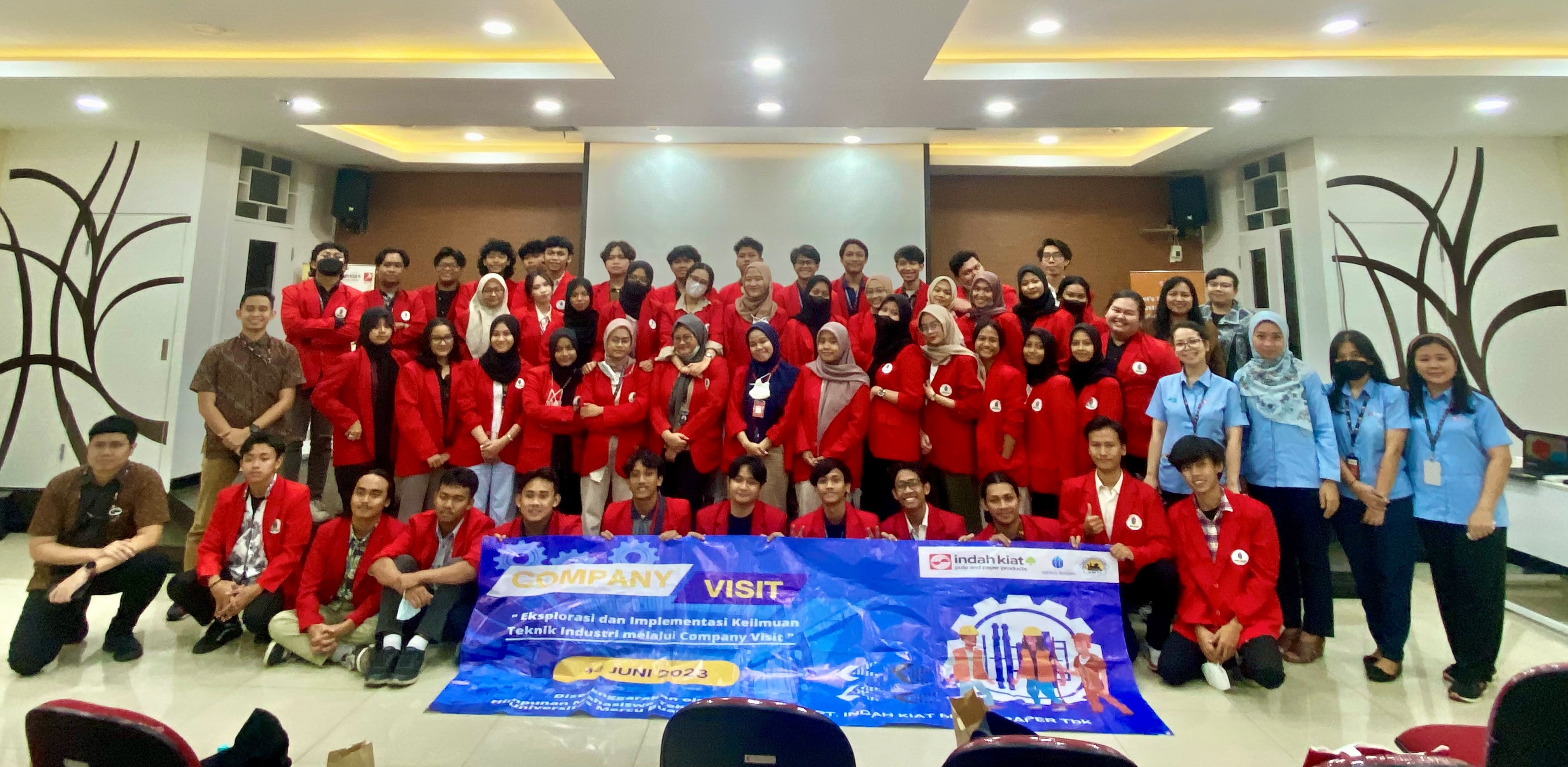 Benefits of Industrial Visits for Future Workers