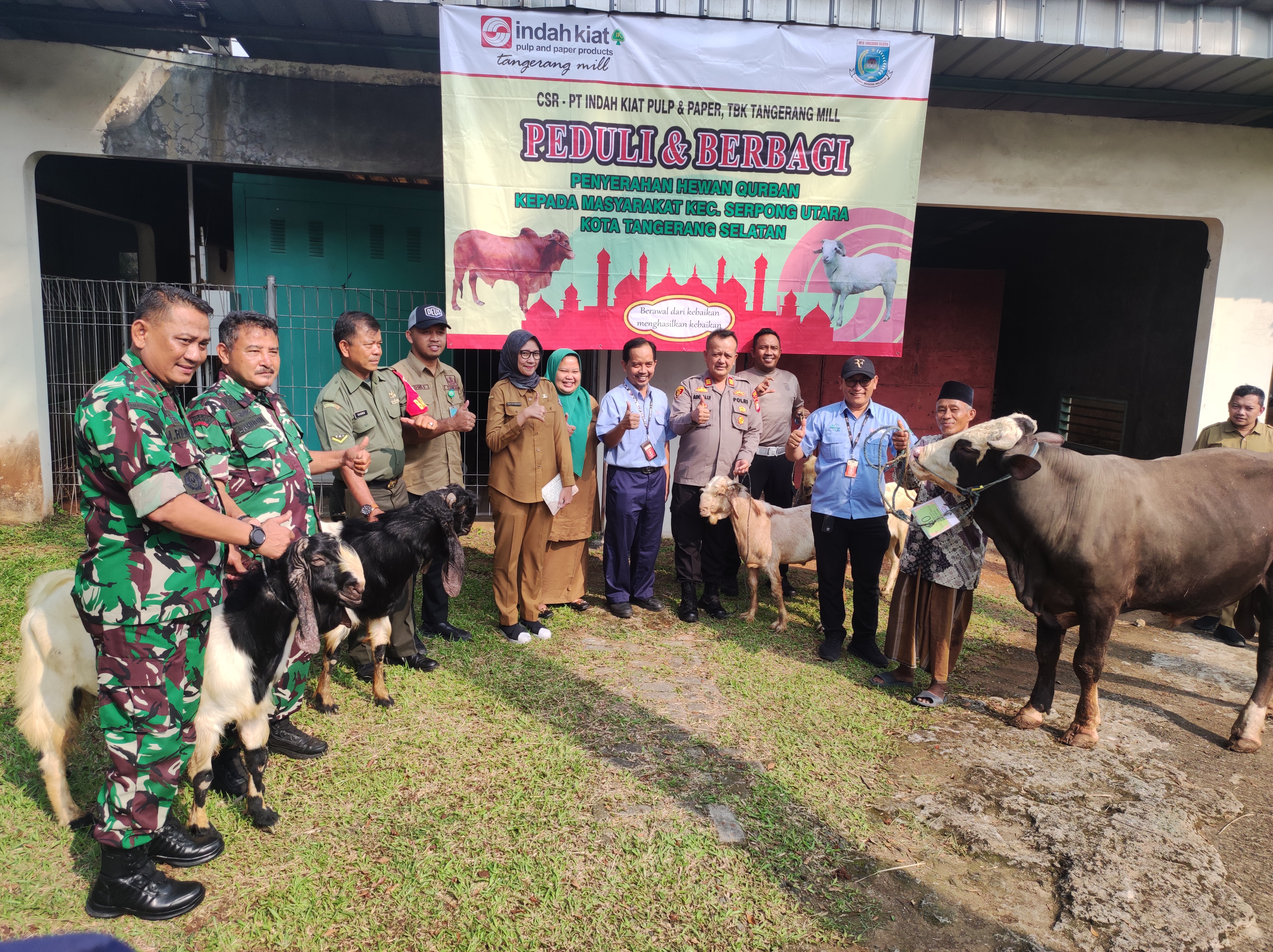 
		
		Celebrating Eid al Adha, APP Sinar Mas Business Units Donated Hundreds of Animals to the Surrounding Communities
	
