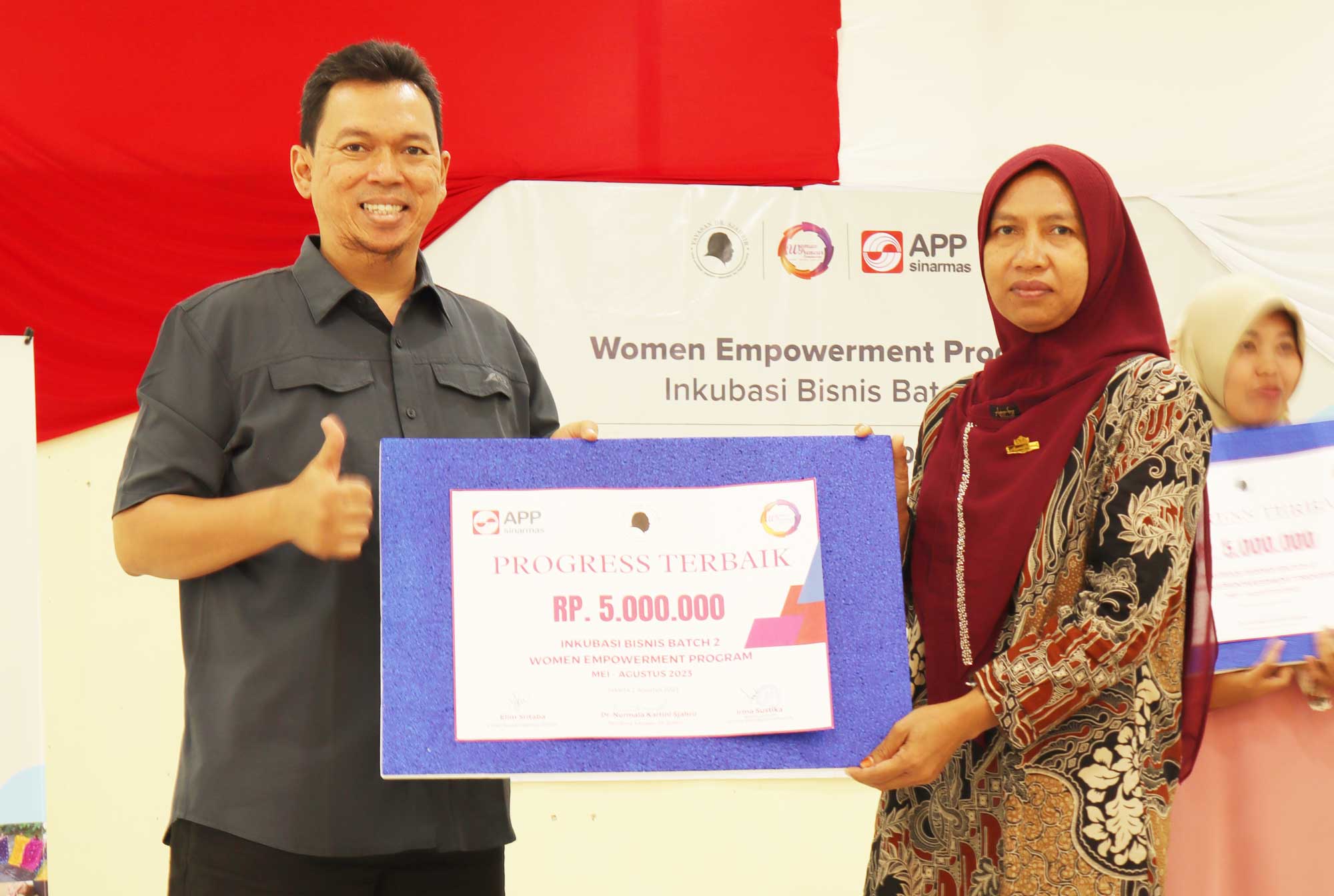 
		Kerajinan lidi sawit merek Pirlisae, salah satu dari lima UMKM terbaik di program Inkubasi Bisnis
		
	