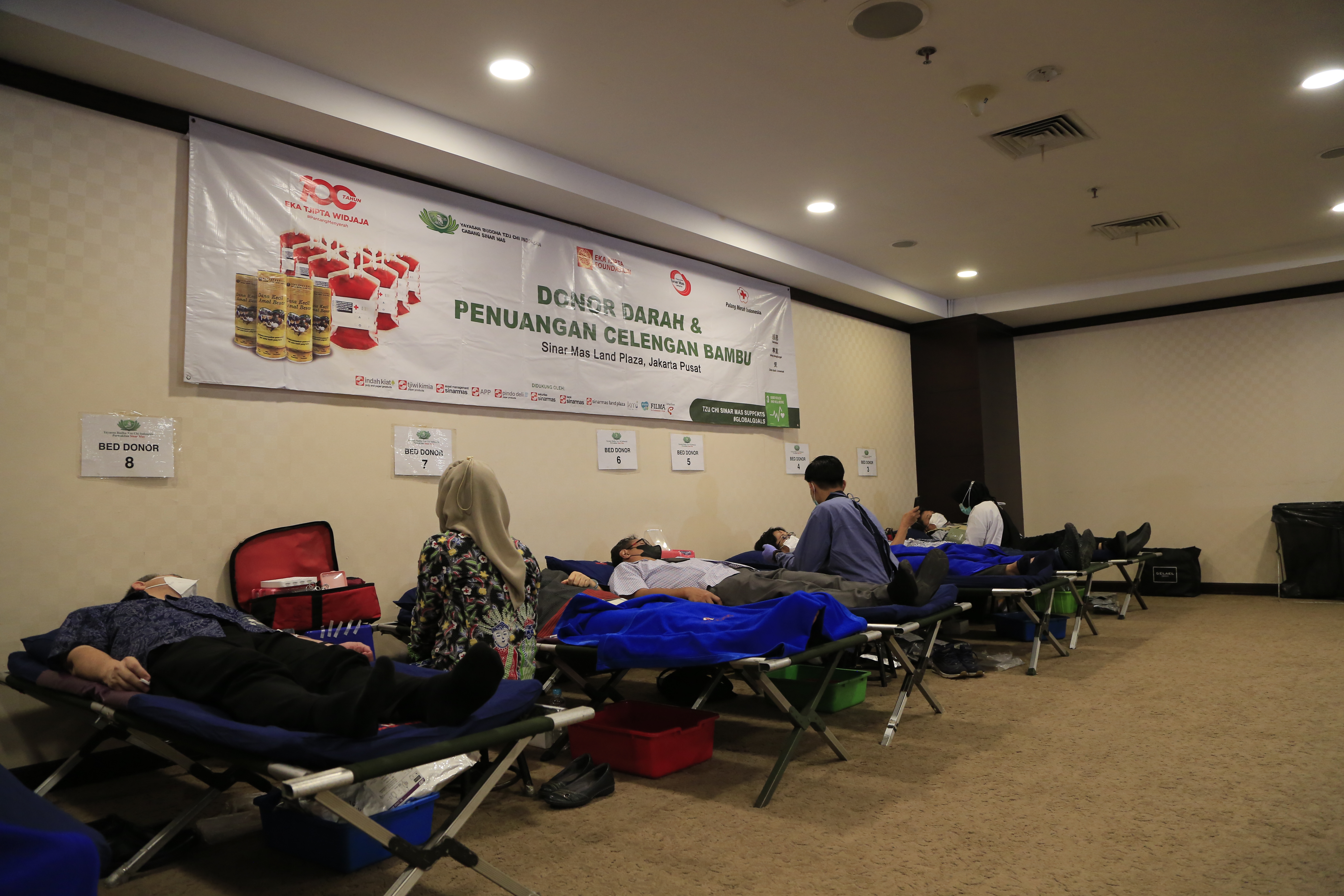 Kegiatan Donor Darah Peringati 100 Tahun Eka Tjipta Widjaja